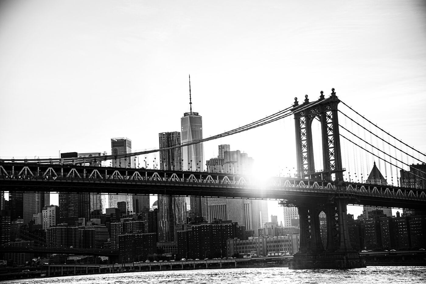 Manhattan Bridge im Gegenlicht